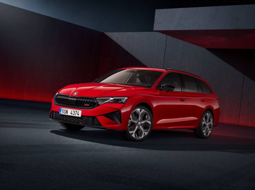 01 Skoda Octavia Break RS vence o prestigiado premio Volante de Ouro 2024 na categoria de veiculos de media dimensao